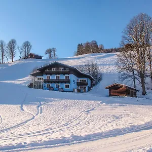 Landhaus Bernkogel - Ski In Ski Out شقة